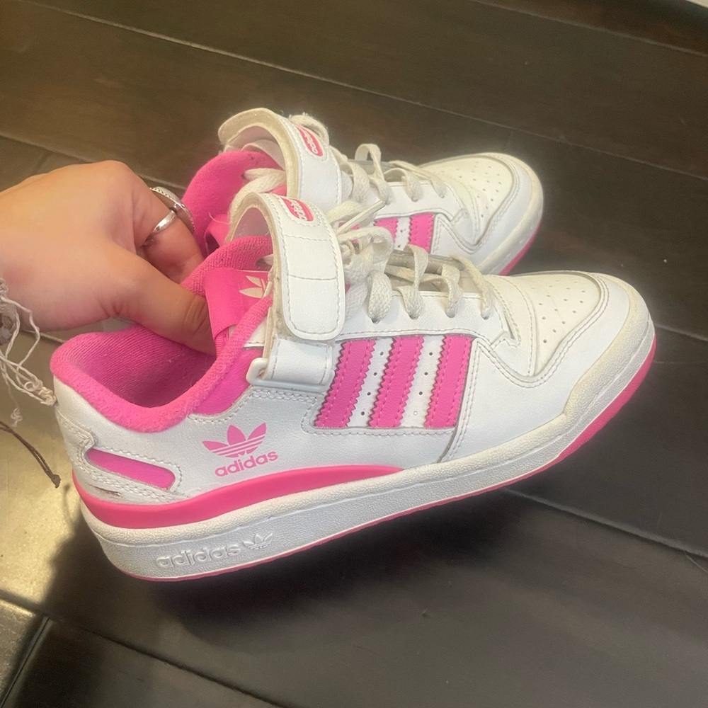 Forum Low Pink & White Adidas